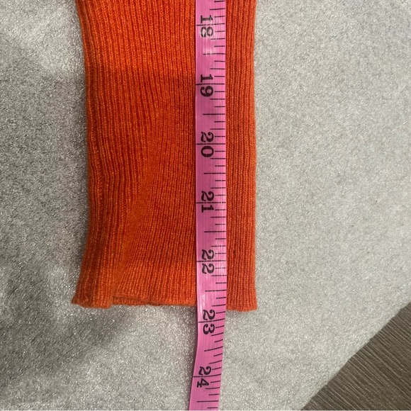 [M]Lord & Taylor V-Neck Cashmere Sweater in Bold Orange - Picture 7 of 7